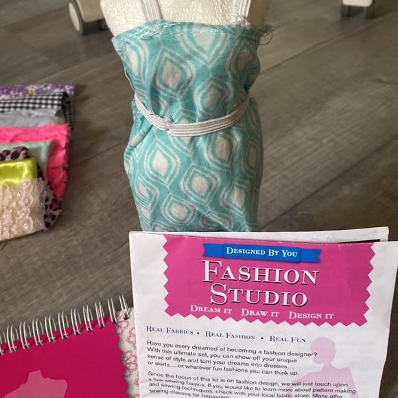 Sewing Fabric + Fashion Designer Kit - Picture 8 of 8